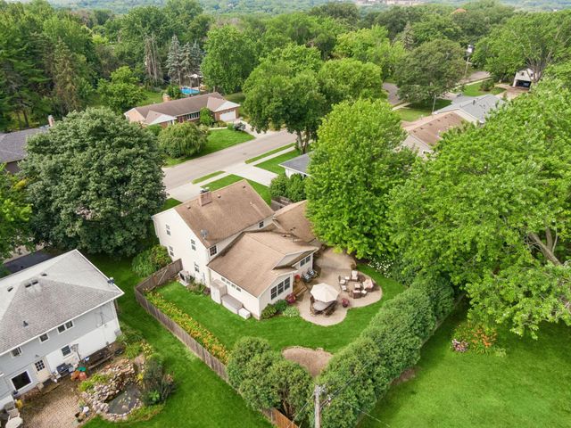 5220 Maddox Lane, Edina, MN 55436