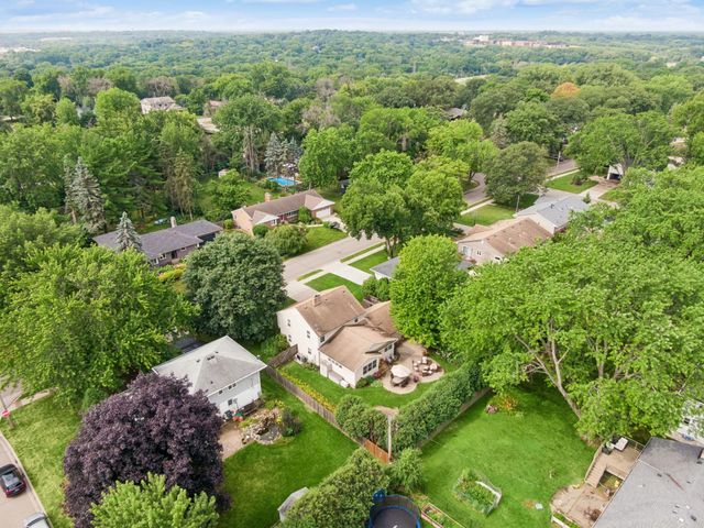 5220 Maddox Lane, Edina, MN 55436