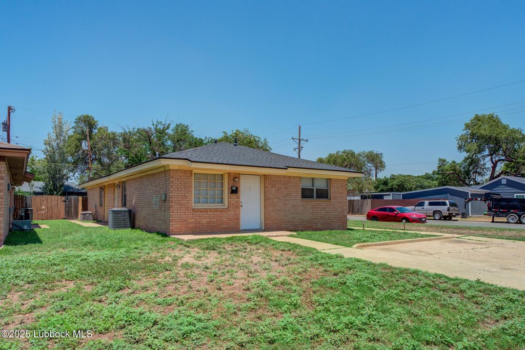 2302 40th Street, Lubbock, TX 79412