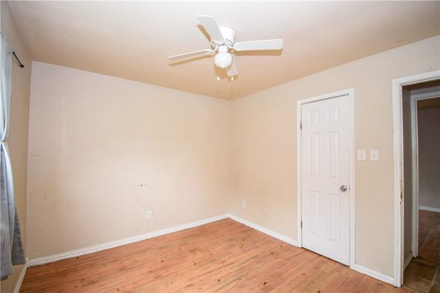 728 S Fuqua St, Rockport, TX 78382