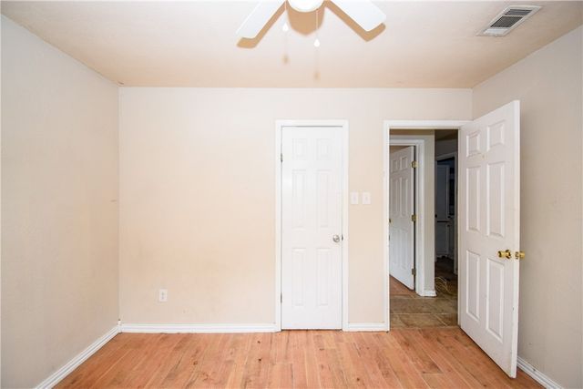 728 S Fuqua St, Rockport, TX 78382