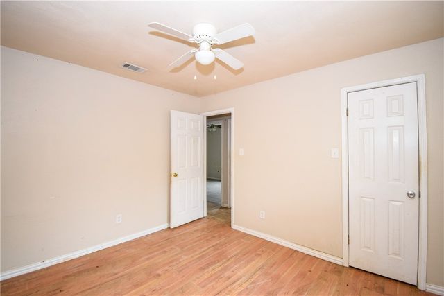 728 S Fuqua St, Rockport, TX 78382