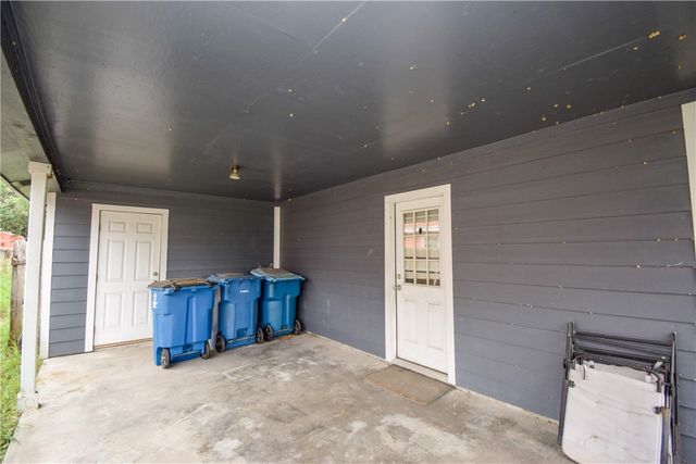 728 S Fuqua St, Rockport, TX 78382