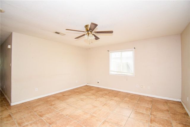 728 S Fuqua St, Rockport, TX 78382