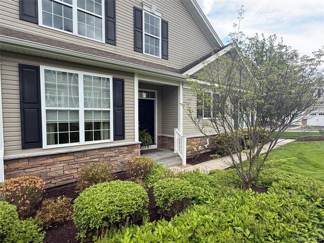 30 Pritchard Court, Fishkill, NY 12524
