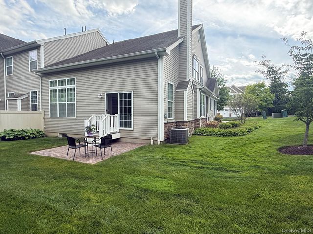 30 Pritchard Court, Fishkill, NY 12524