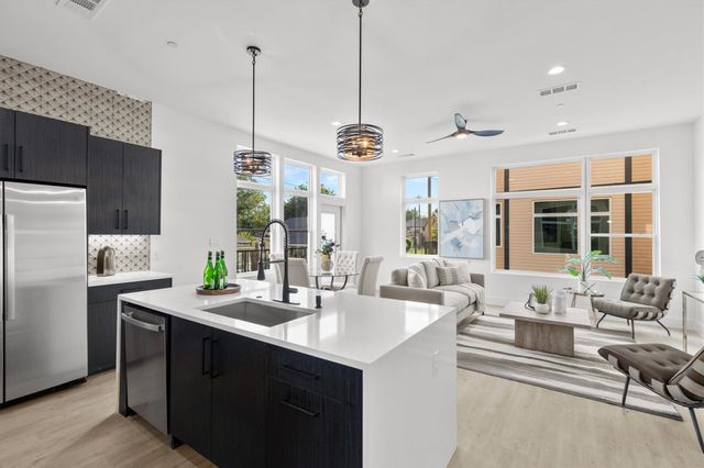 723 W 10th Street 109, Dallas, TX 75208