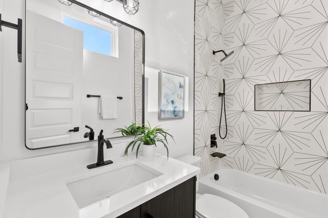 723 W 10th Street 109, Dallas, TX 75208