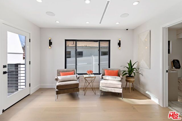 13013 Killion Street, Sherman Oaks, CA 91401