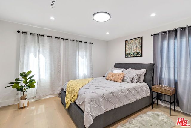 13013 Killion Street, Sherman Oaks, CA 91401