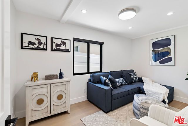 13013 Killion Street, Sherman Oaks, CA 91401