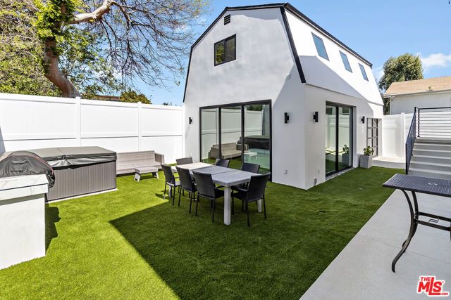 13013 Killion Street, Sherman Oaks, CA 91401