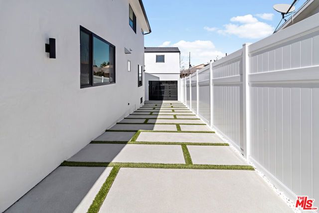 13013 Killion Street, Sherman Oaks, CA 91401