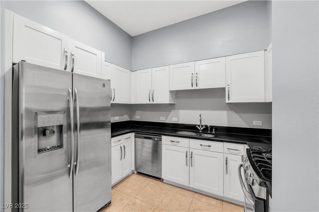 4575 DEAN MARTIN Drive 304, Las Vegas, NV 89103