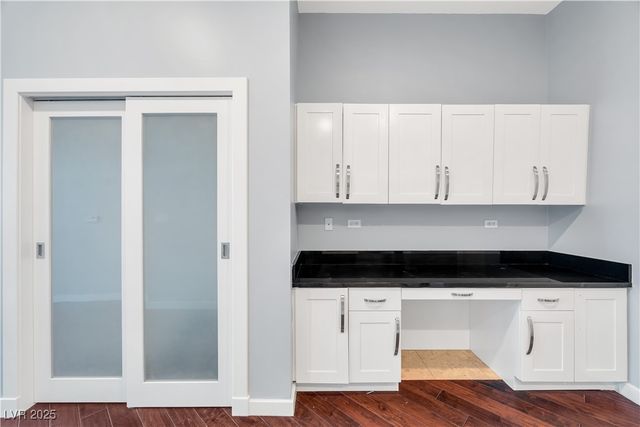 4575 DEAN MARTIN Drive 304, Las Vegas, NV 89103