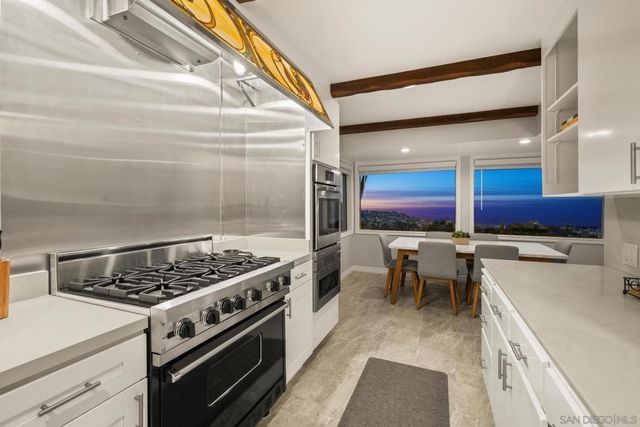 7201 Country Club Drive, La Jolla, CA 92037