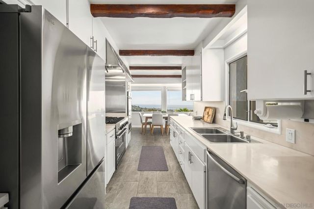 7201 Country Club Drive, La Jolla, CA 92037