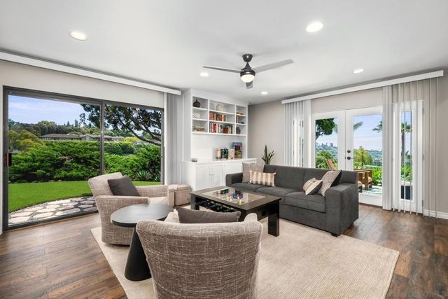 7201 Country Club Drive, La Jolla, CA 92037