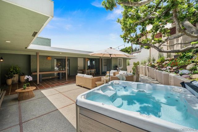 7201 Country Club Drive, La Jolla, CA 92037