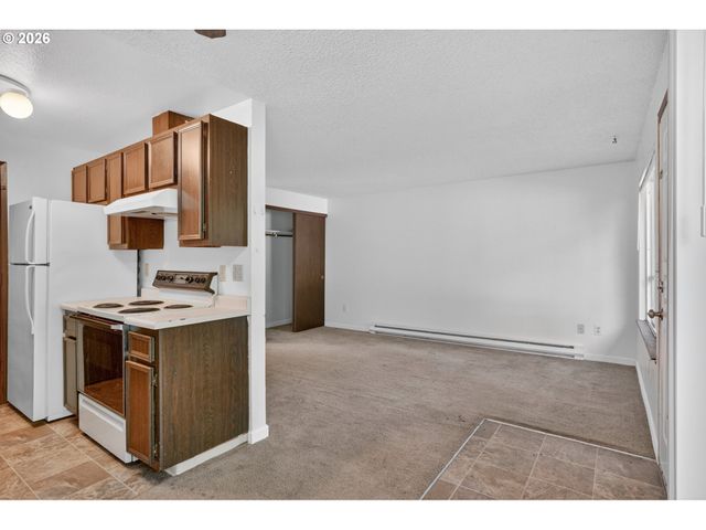 19109 Se YAMHILL St, Portland, OR 97233