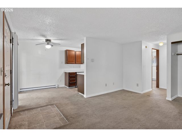 19109 Se YAMHILL St, Portland, OR 97233