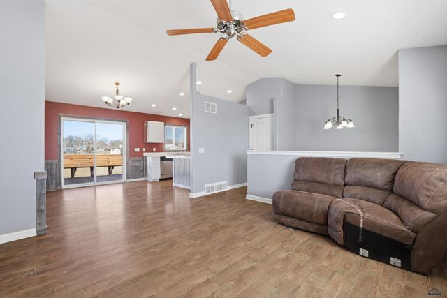 113 JANKLOW AVE, New Underwood, SD 57761