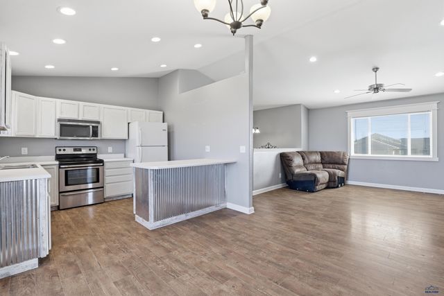 113 JANKLOW AVE, New Underwood, SD 57761