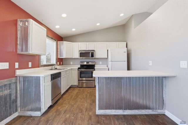 113 JANKLOW AVE, New Underwood, SD 57761