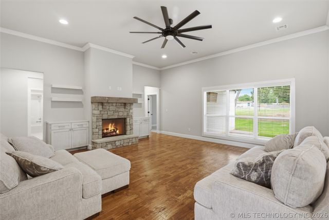 814 E Delmar Place, Broken Arrow, OK 74012