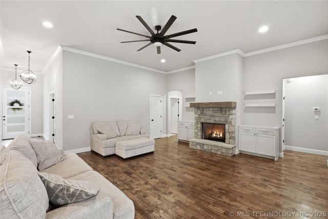 814 E Delmar Place, Broken Arrow, OK 74012