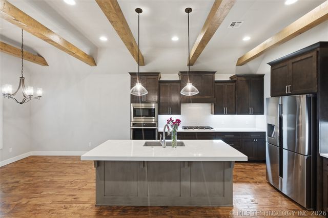 814 E Delmar Place, Broken Arrow, OK 74012
