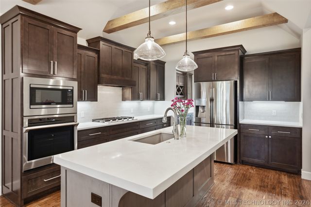 814 E Delmar Place, Broken Arrow, OK 74012