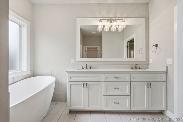 814 E Delmar Place, Broken Arrow, OK 74012
