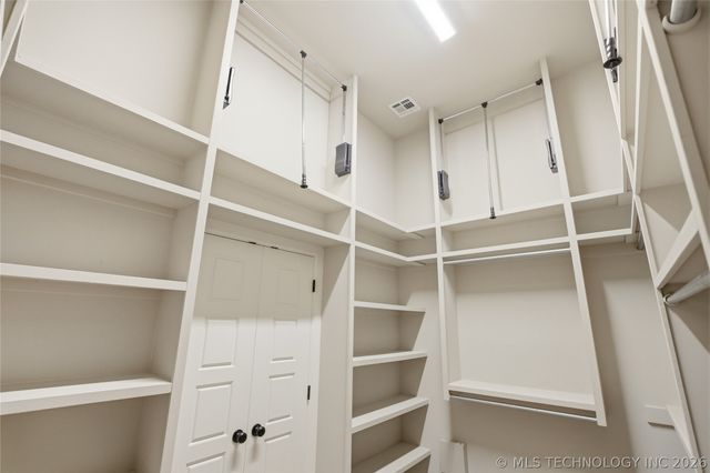 814 E Delmar Place, Broken Arrow, OK 74012