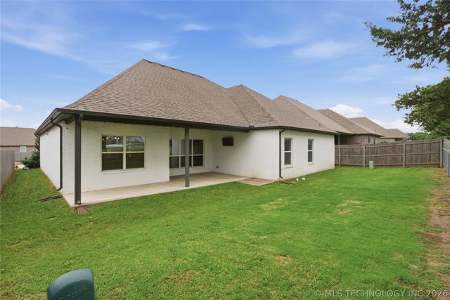 814 E Delmar Place, Broken Arrow, OK 74012