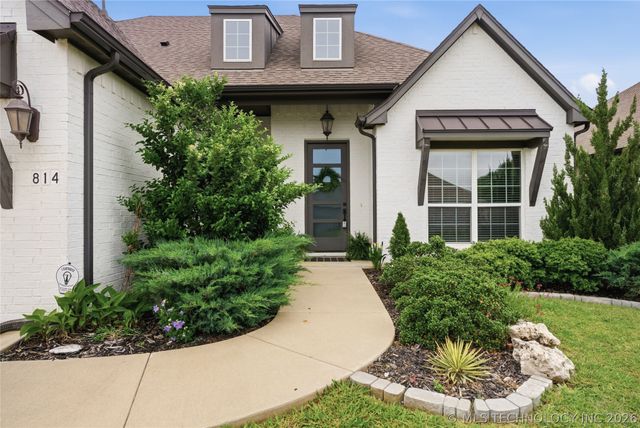814 E Delmar Place, Broken Arrow, OK 74012