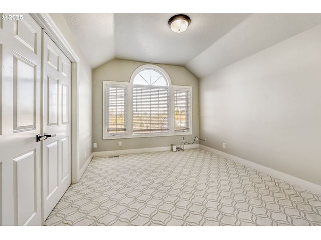 9818 Se CLATSOP St, Portland, OR 97266