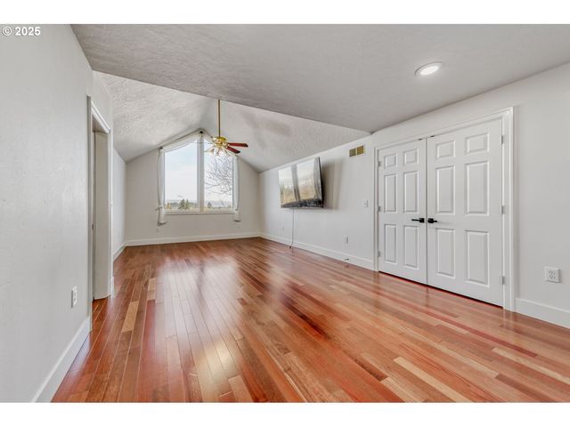 9818 Se CLATSOP St, Portland, OR 97266