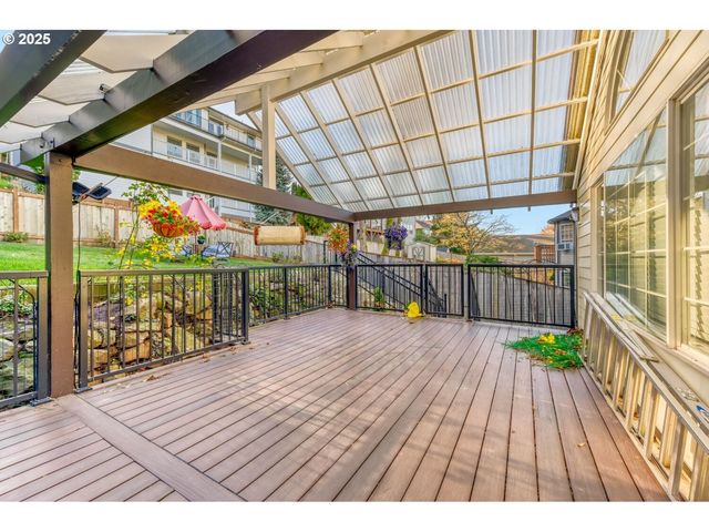 9818 Se CLATSOP St, Portland, OR 97266