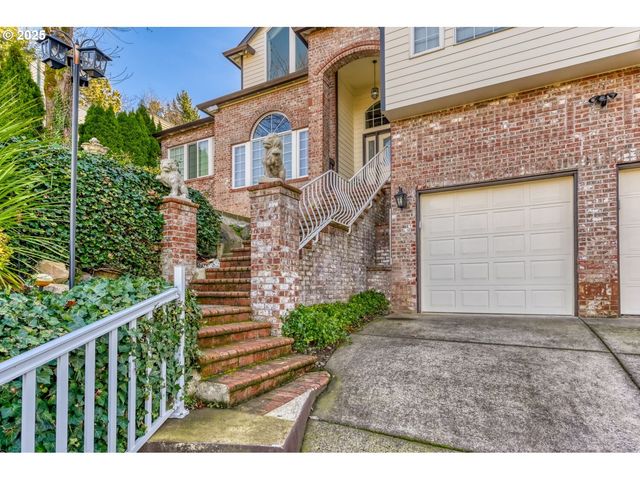 9818 Se CLATSOP St, Portland, OR 97266