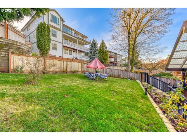 9818 Se CLATSOP St, Portland, OR 97266