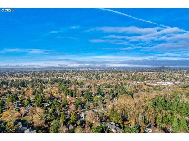 9818 Se CLATSOP St, Portland, OR 97266