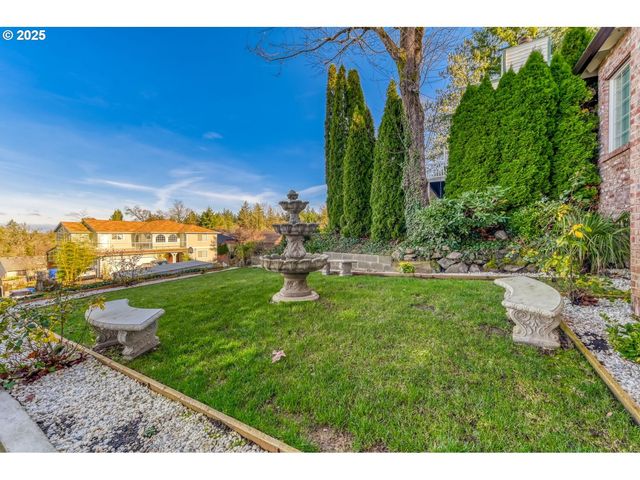 9818 Se CLATSOP St, Portland, OR 97266