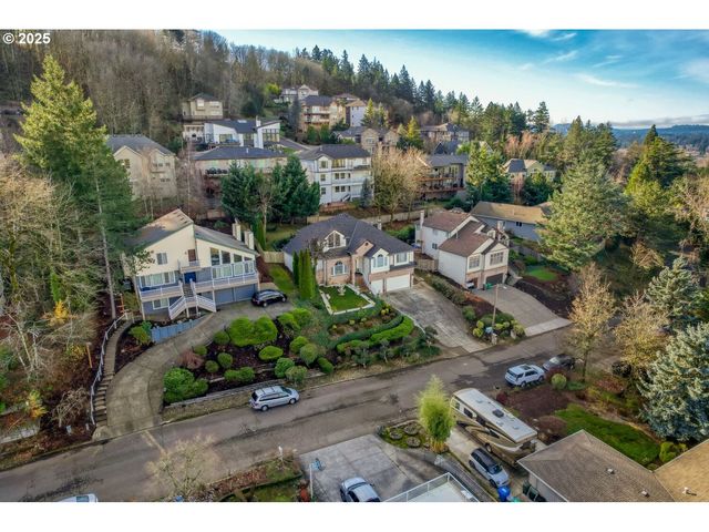 9818 Se CLATSOP St, Portland, OR 97266