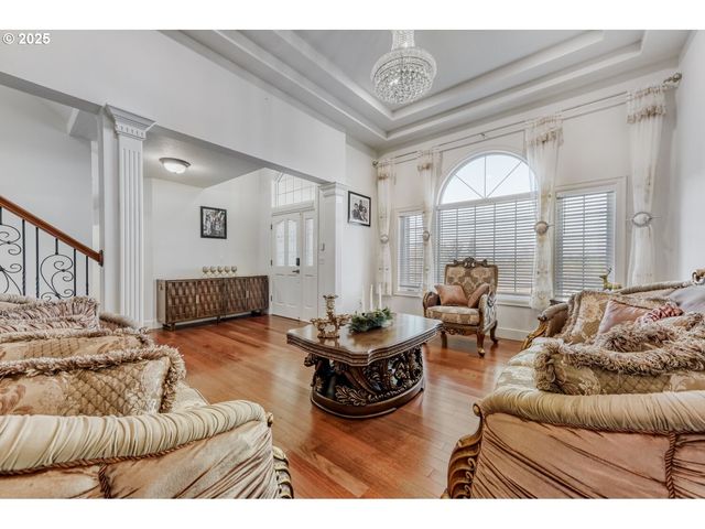 9818 Se CLATSOP St, Portland, OR 97266