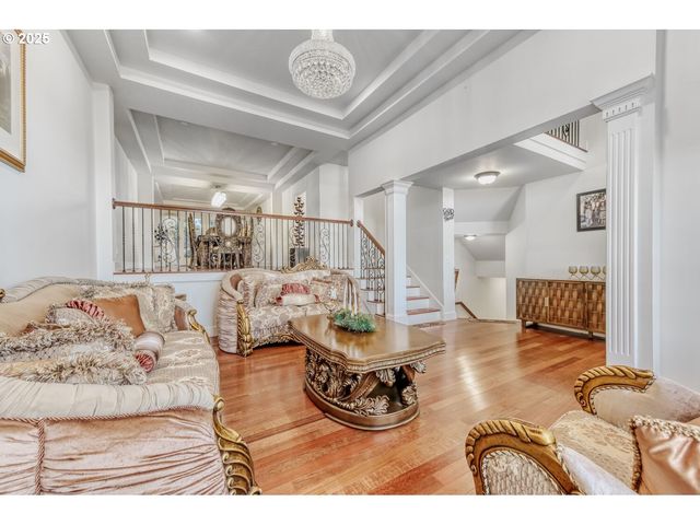 9818 Se CLATSOP St, Portland, OR 97266