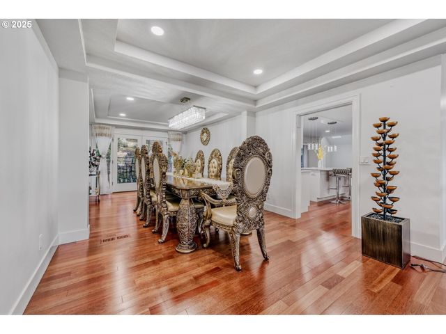 9818 Se CLATSOP St, Portland, OR 97266