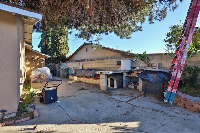 1820 Marine Street, Santa Ana, CA 92704