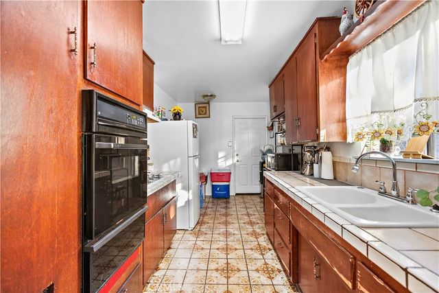 1820 Marine Street, Santa Ana, CA 92704