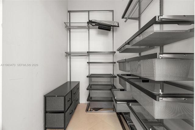 20000 E Country Club Dr 716, Aventura, FL 33180